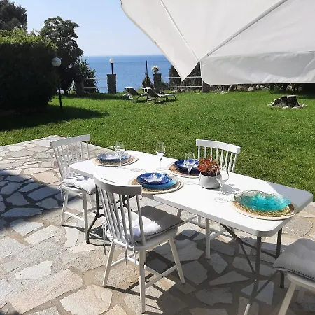 Villa Mediterranean Garden Bergeggi